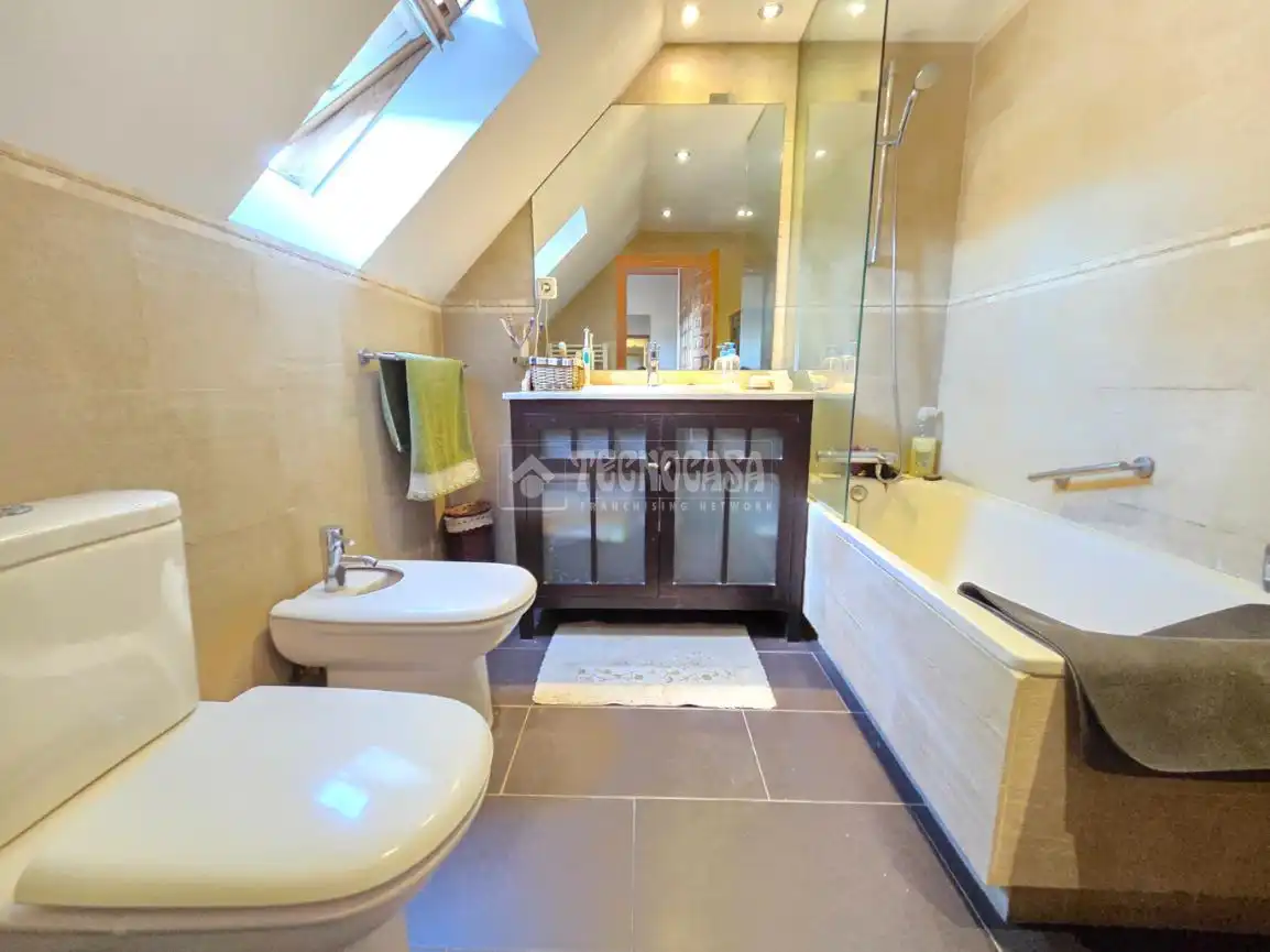 Bathroom of Detached homes for sale in Collado Mediano
