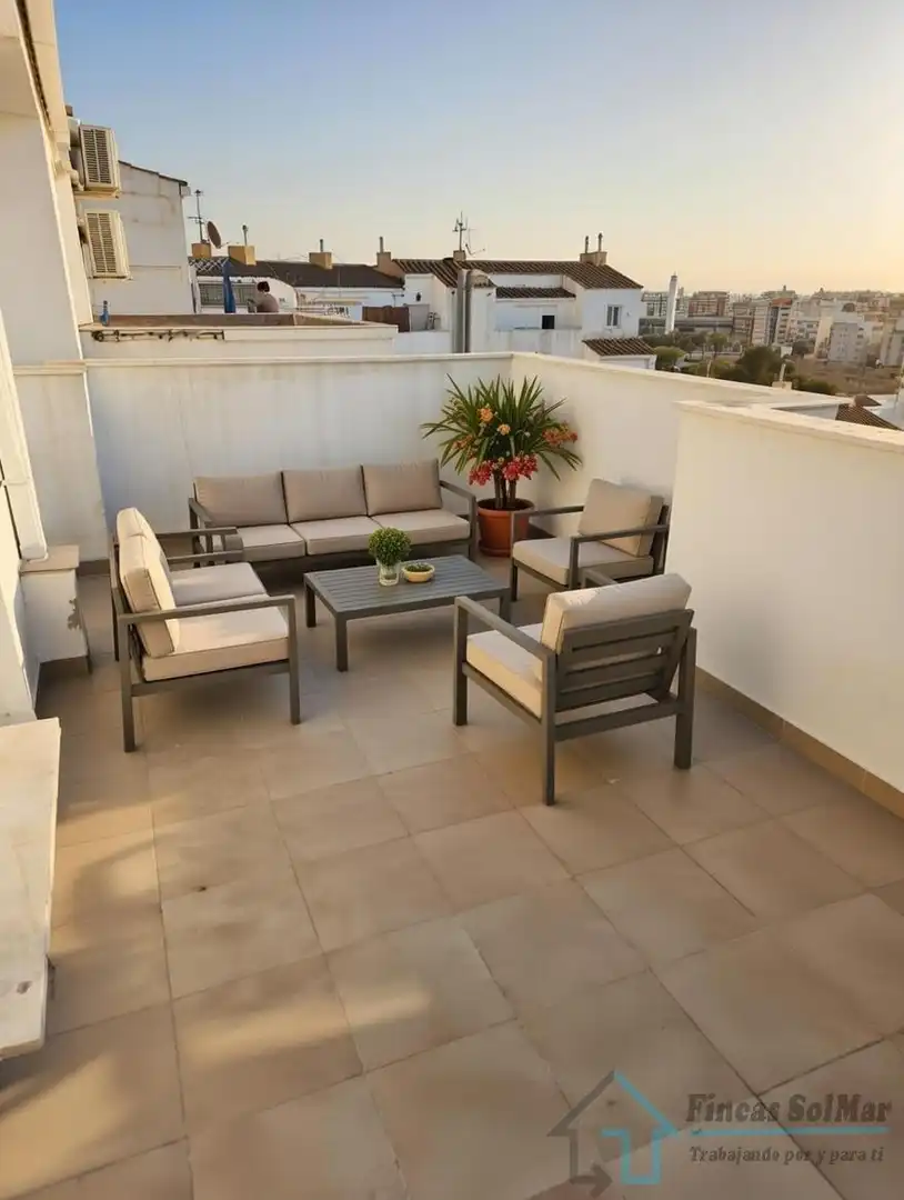 Ático con balcón en venta en Oeste, imagen 3