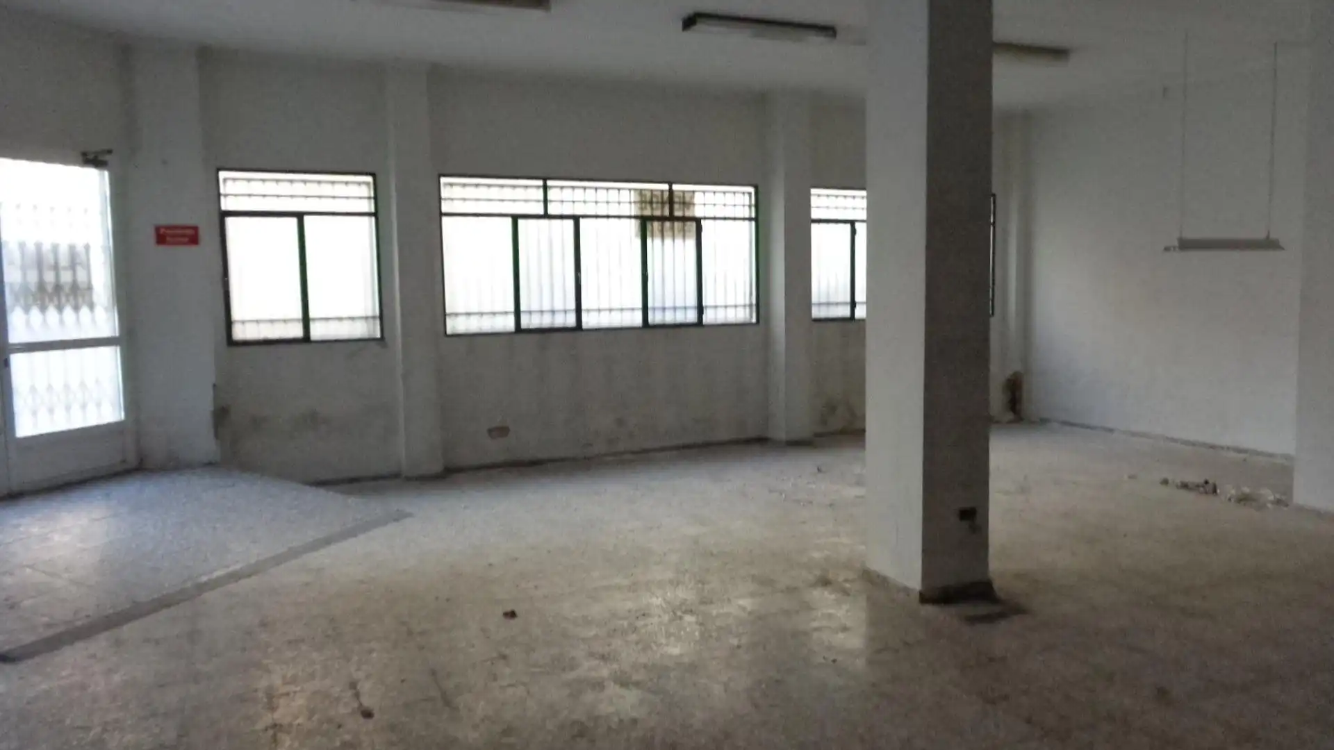 Local comercial en alquiler en Plaza de Toros - Avenida Chapí - Trinquete