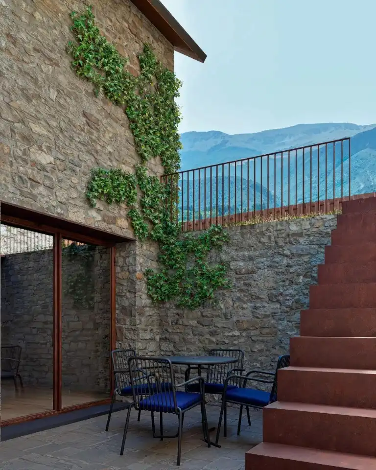 Casa adosada en venta en Calle General Ferraz, 18, Benasque
