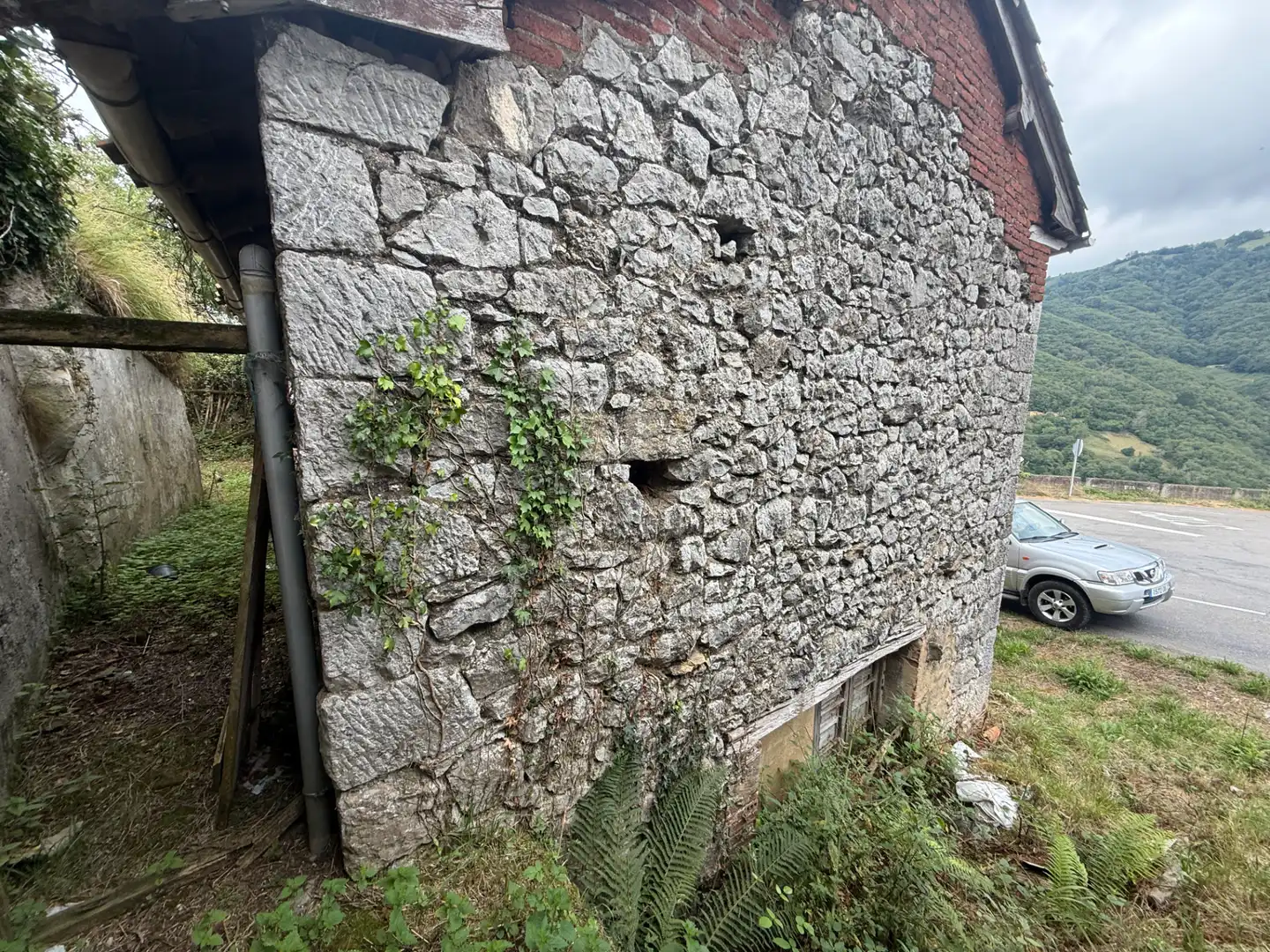 Vista exterior de Casa o xalet en venda en Lena