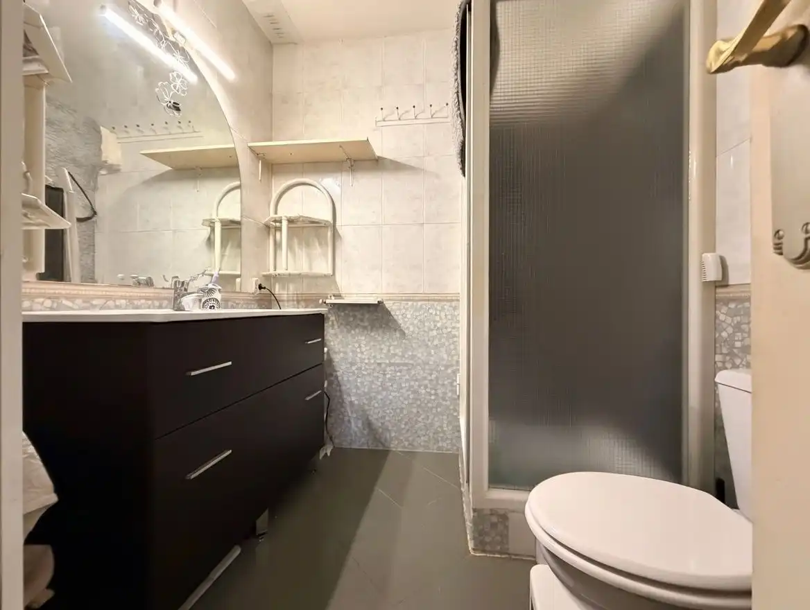 Bathroom of Flat for sale in Alcalá de Henares  with Heating
