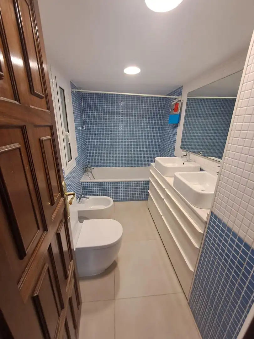 Bathroom of Flat for rent in Barcelona  with Air Conditioner, Heating and Parquet flooring