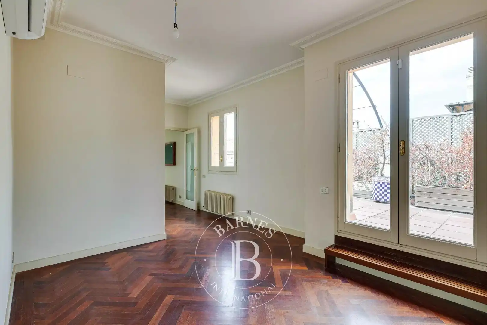 Wohnung zur Miete in Barcelona mit Klimaanlage, Heizung und Terrasse