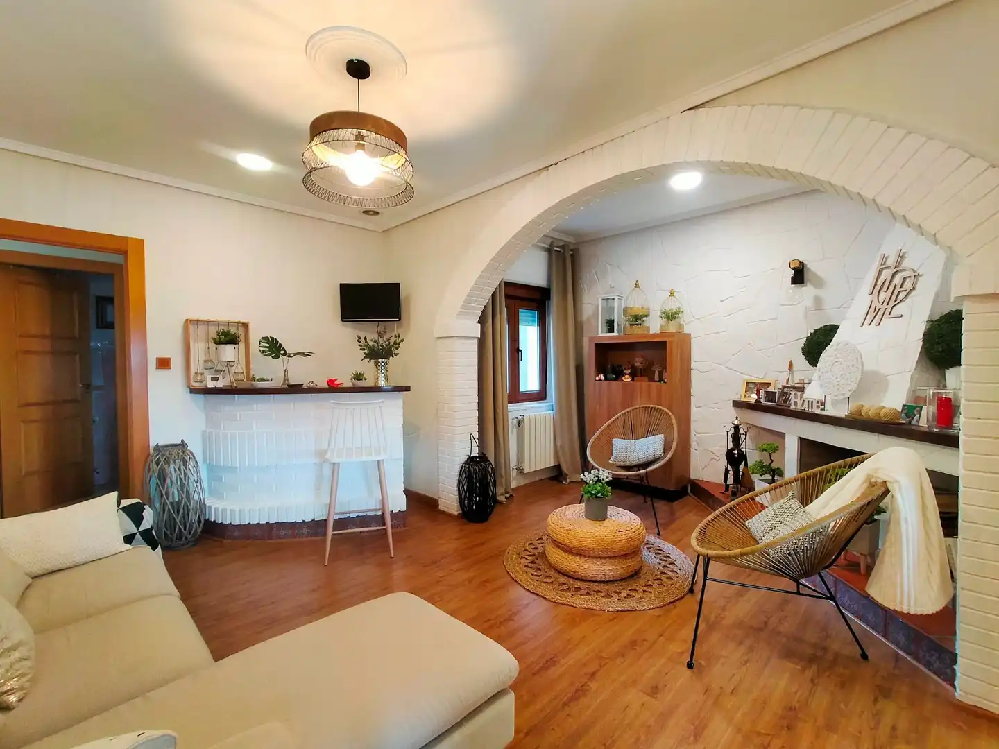 Wohnzimmer von Dachboden zum Verkauf in Pravia mit Heizung, Terrasse und Möbliert