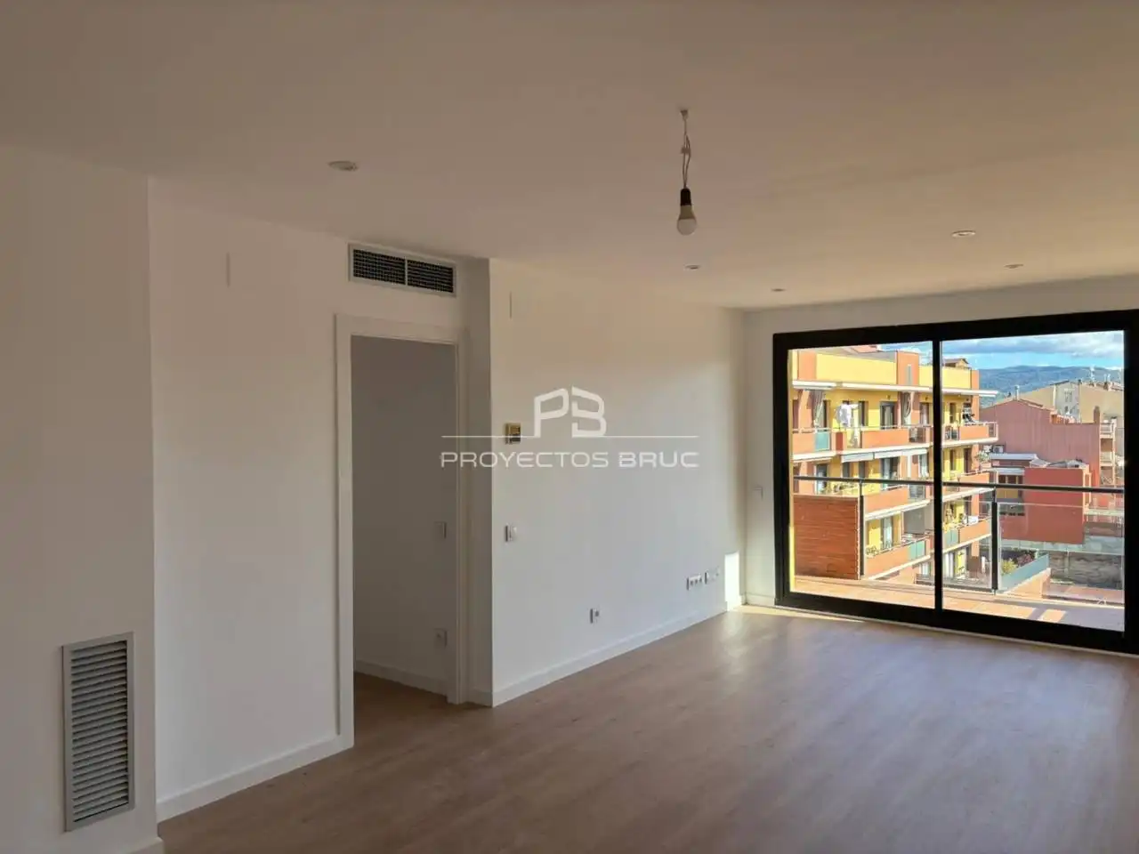 Sala de estar de Piso en venta en Igualada con Aire acondicionado, Parquet y Terraza
