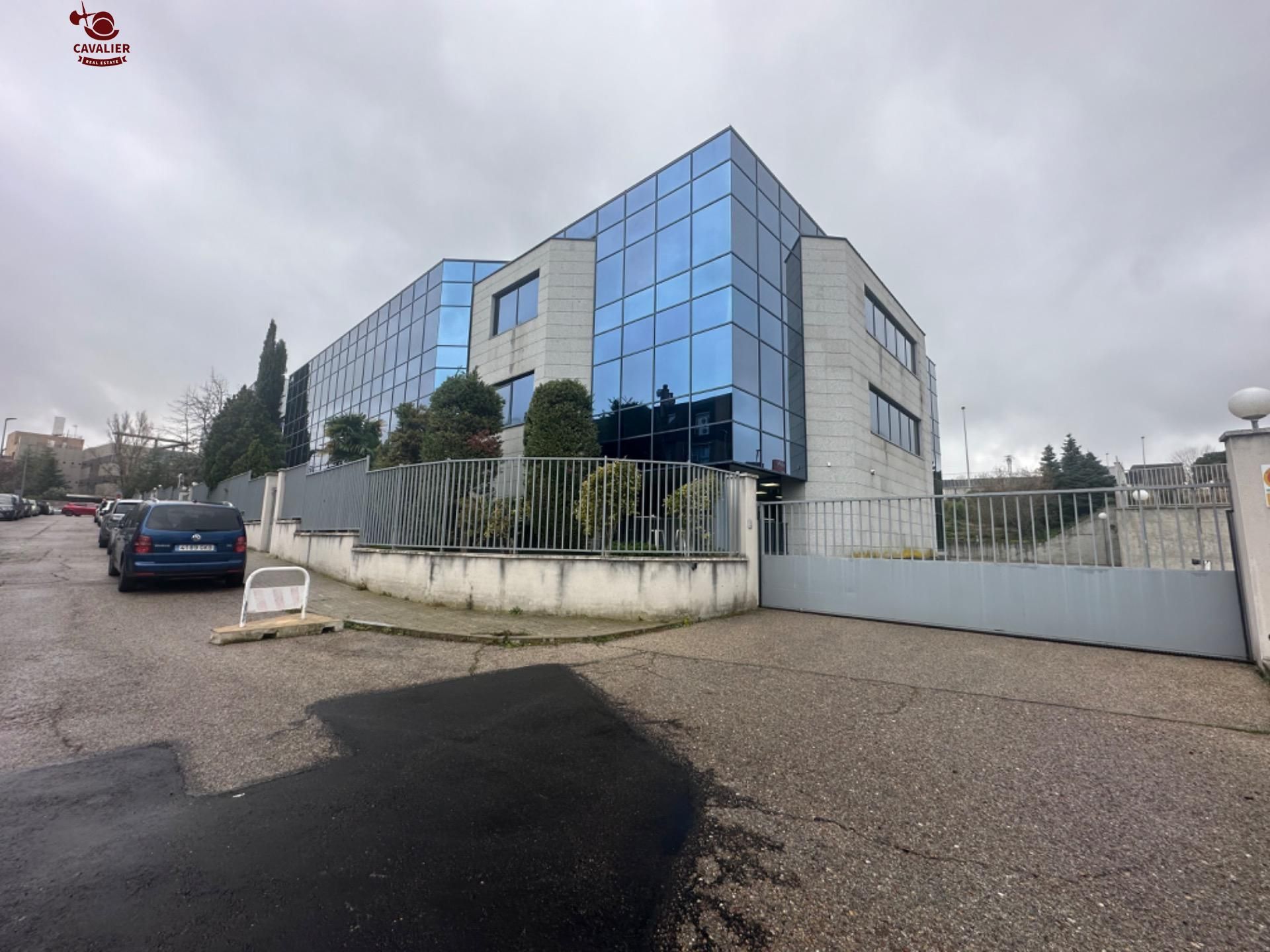Vista exterior de Edificio en venta en Las Rozas de Madrid