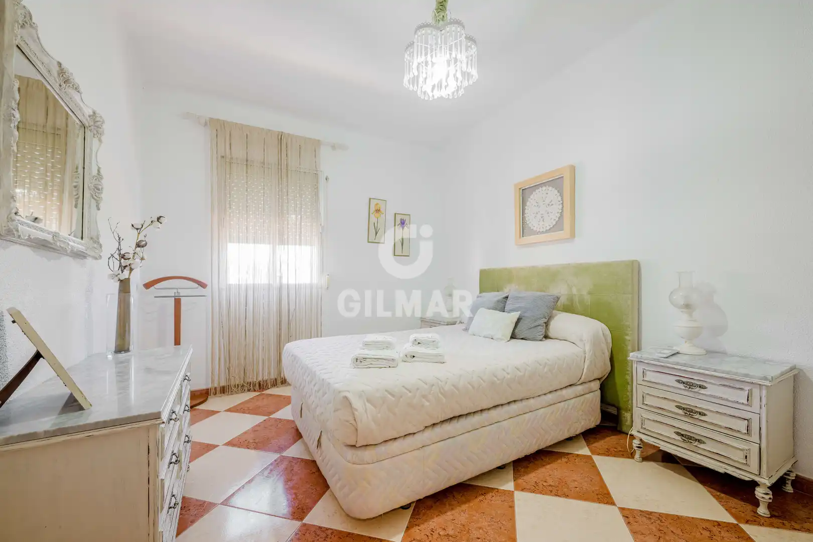 Habitación de Piso en venta en Cádiz con Calefacción
