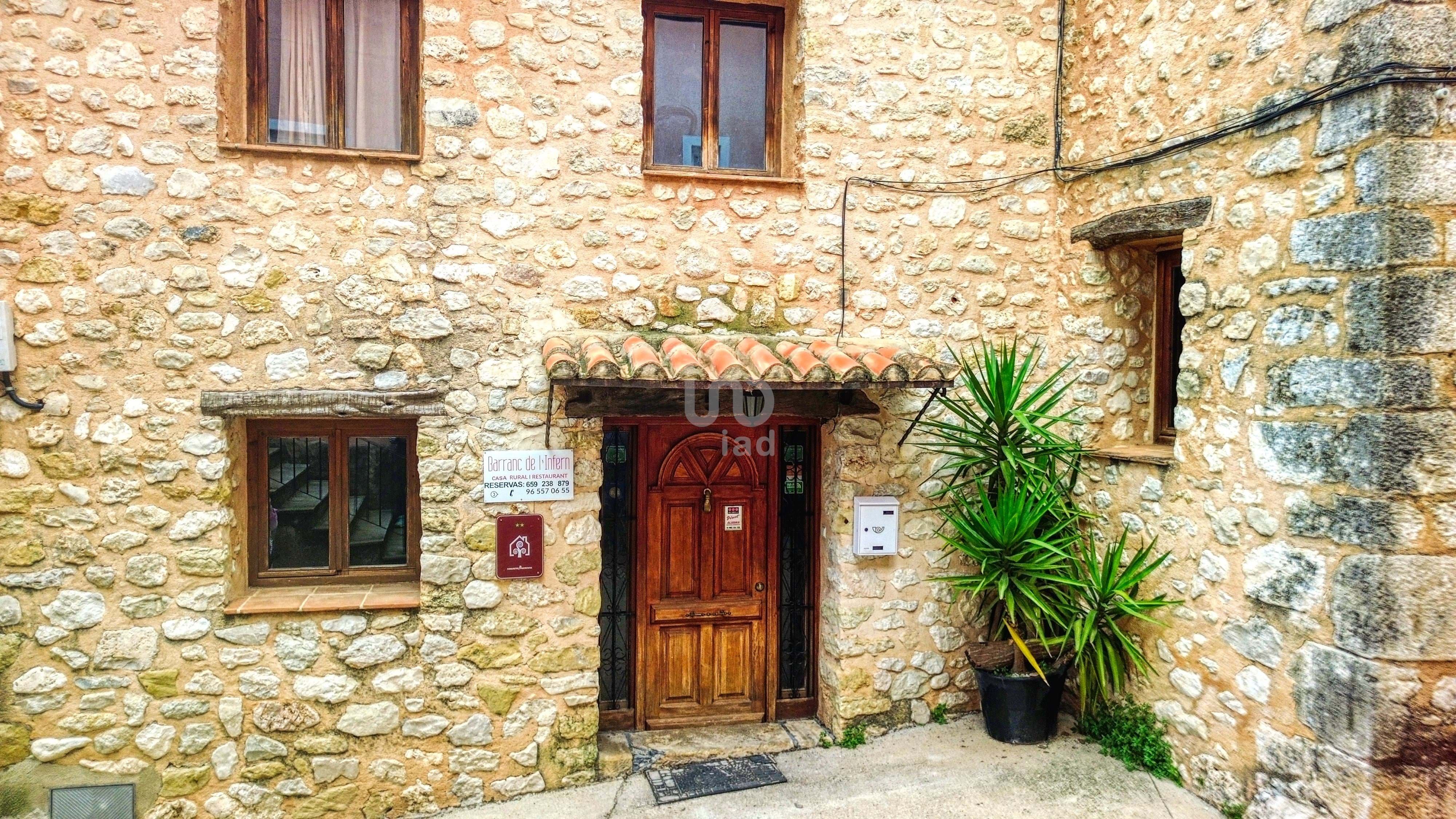 Vista exterior de Local en venda en La Vall d'Ebo