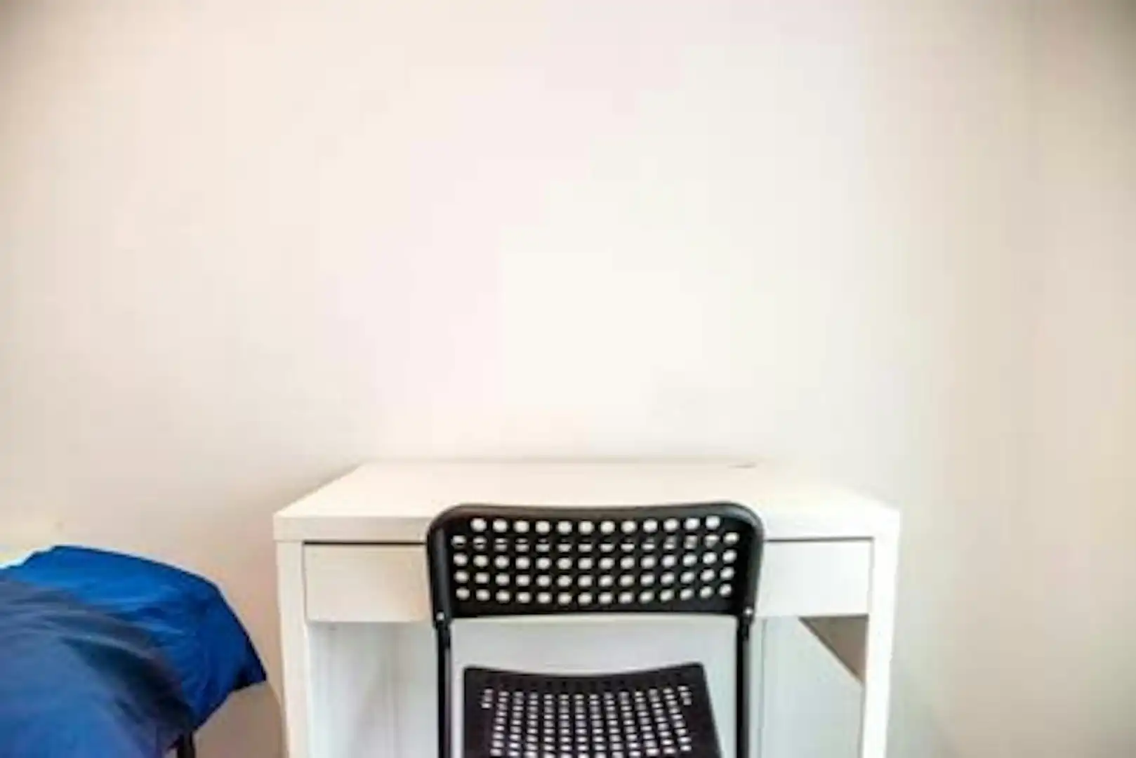 Bedroom of Flat for share in Valencia  with Heating and Washing machine