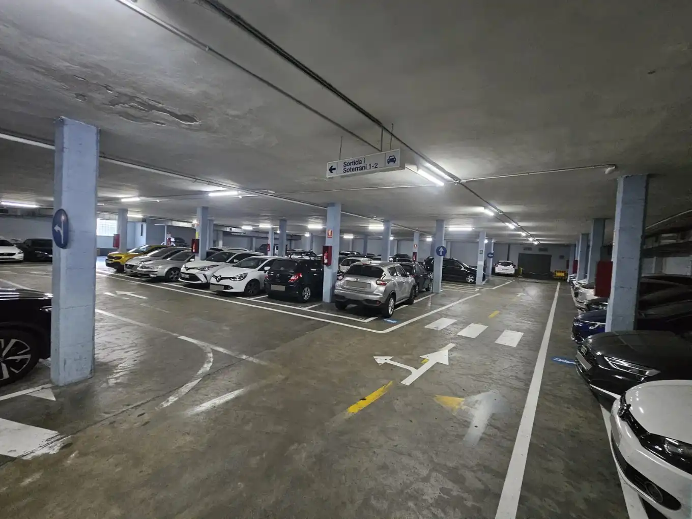 Parkplatz von Garage zur Miete in Terrassa mit Alarm