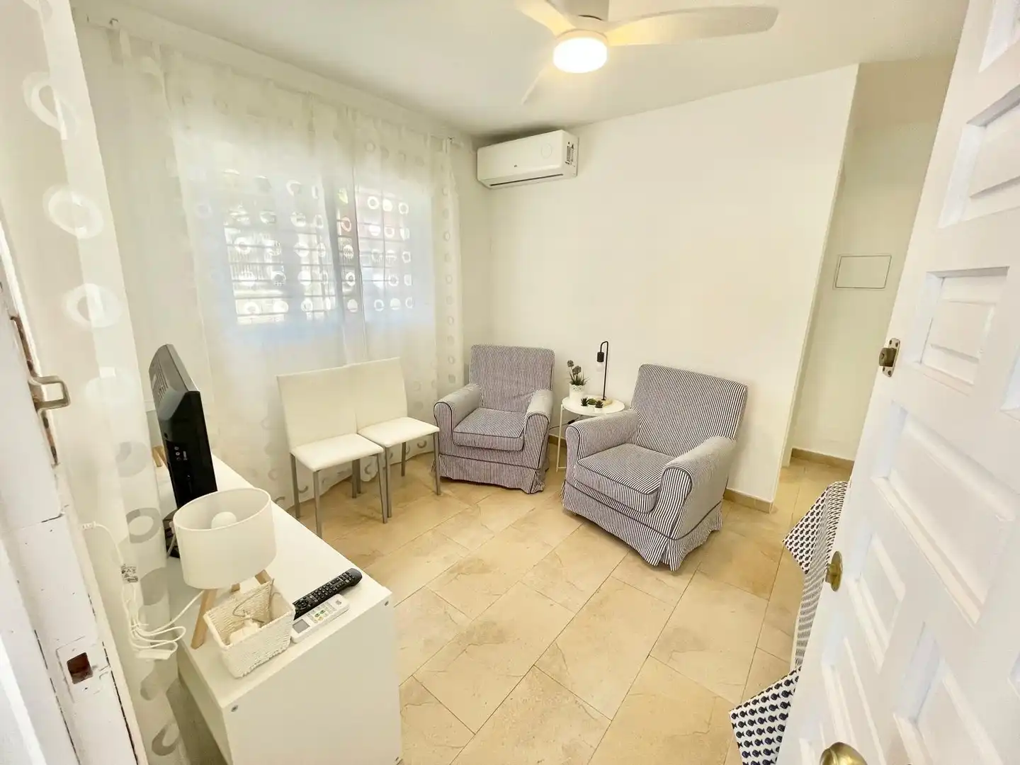 Wohnzimmer von Erdgeschoss zur Miete in Los Alcázares mit Terrasse, Möbliert und Mikrowelle