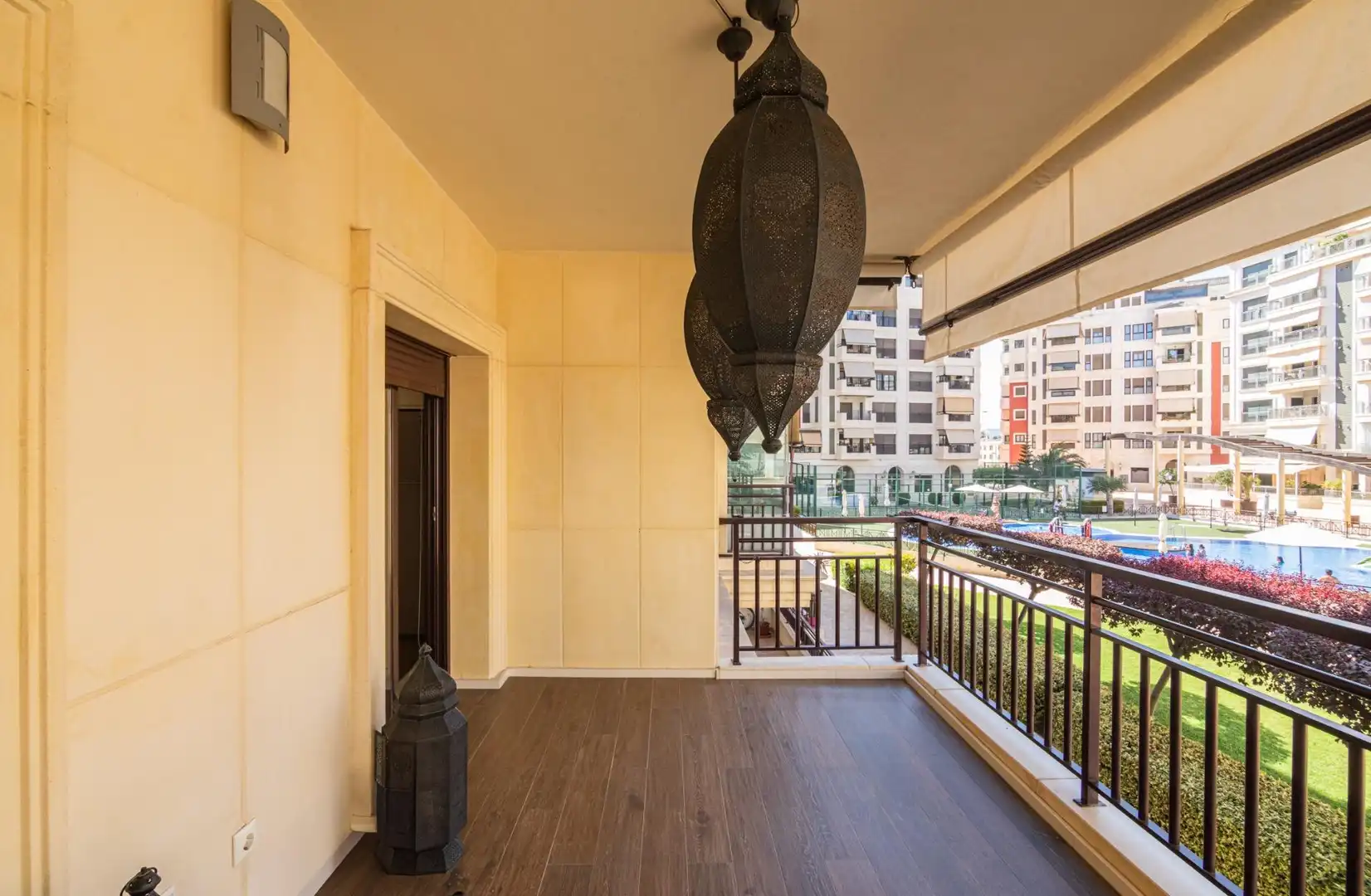 Terrassa de Pis en venda en Elche / Elx amb Aire condicionat, Calefacció i Jardí privat