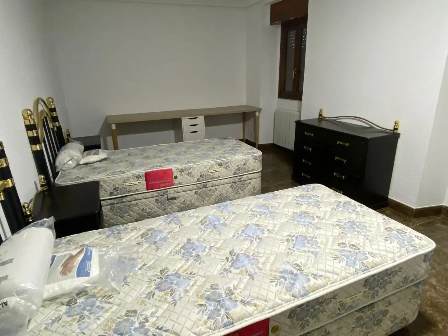 Dormitori de Casa o xalet de lloguer en Legutio amb Calefacció, Jardí privat i Parquet