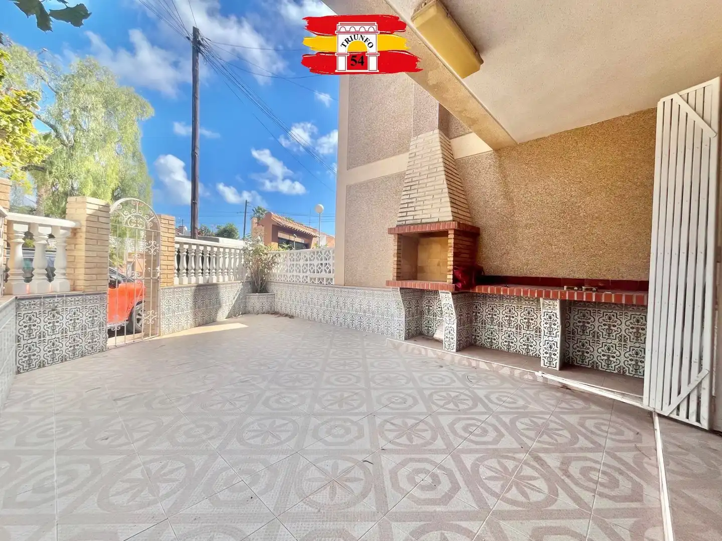 Vista exterior de Casa o chalet en venta en Torrevieja con Terraza, Amueblado y Balcón