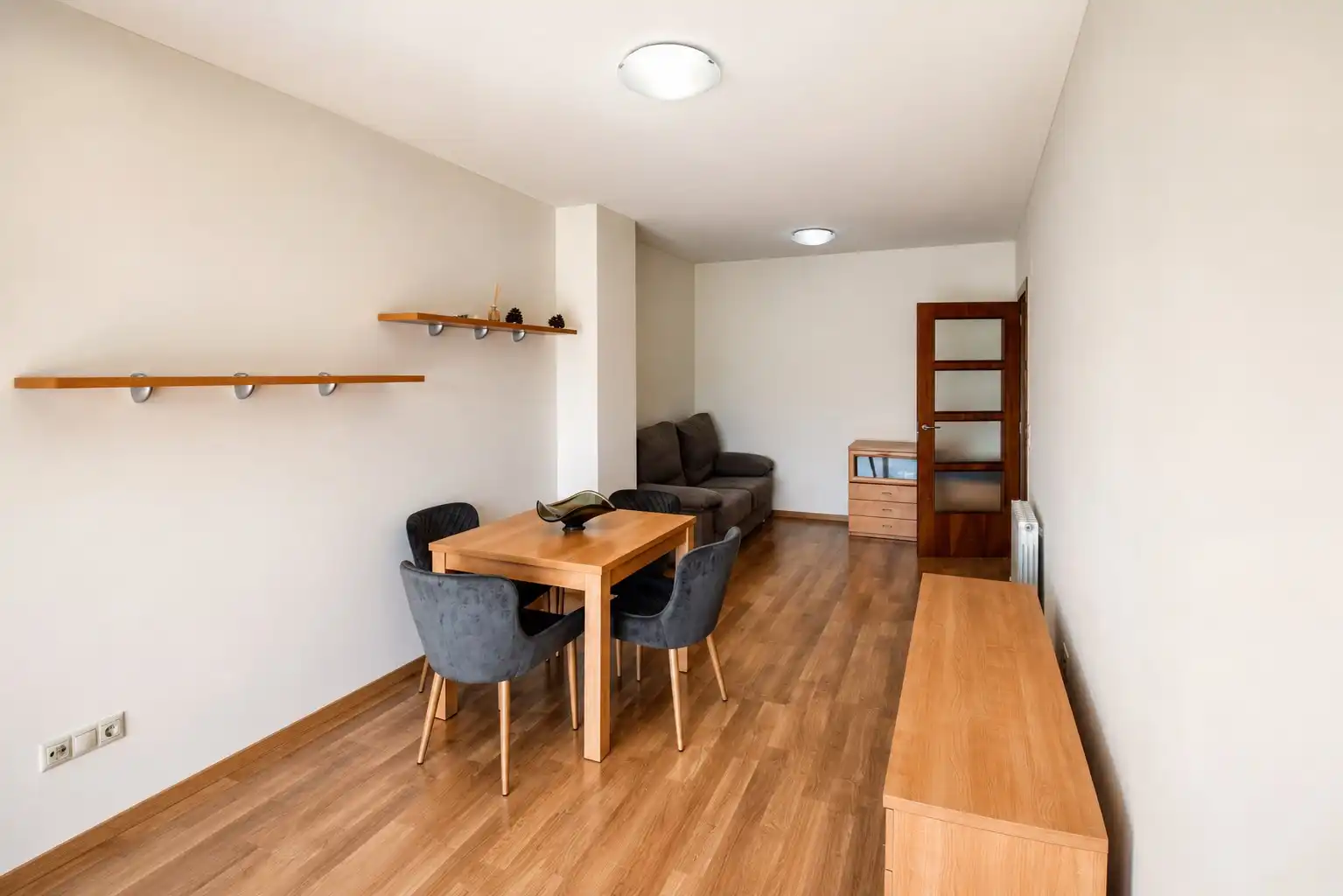 Living room of Flat for rent in Girona  with Heating, Furnished and Balcony