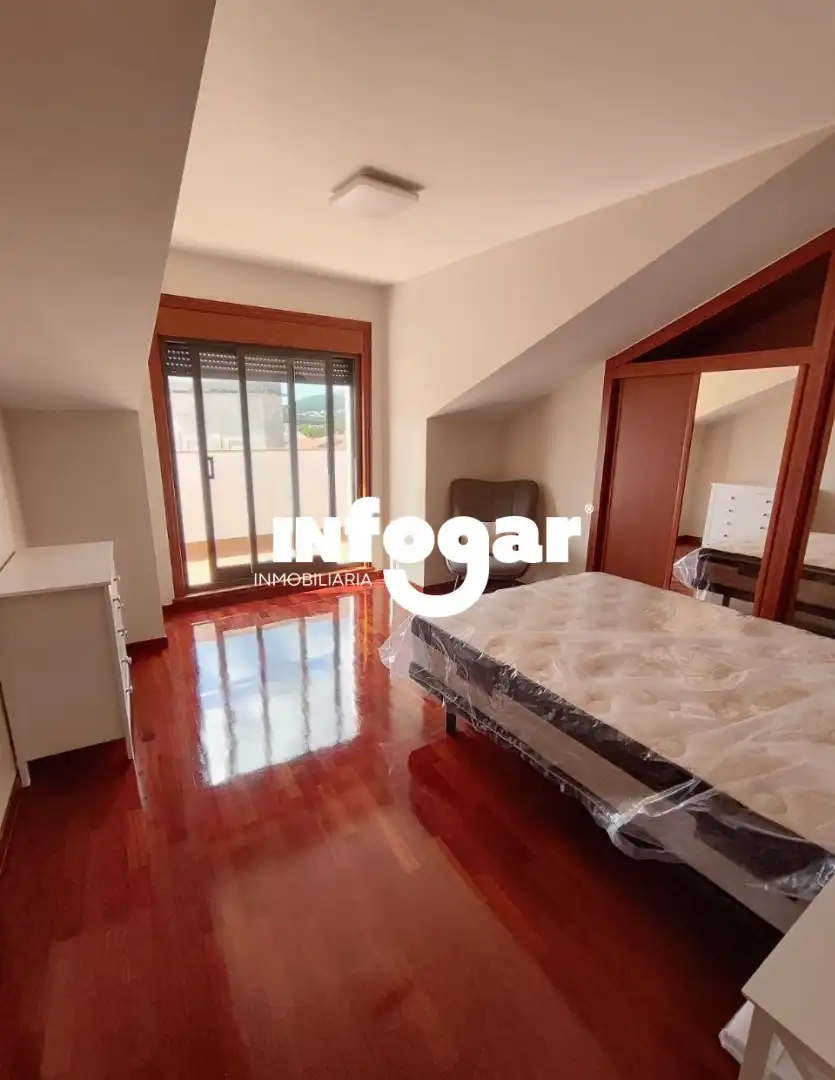 Habitación de Ático de alquiler en O Rosal   con Calefacción, Parquet y Terraza