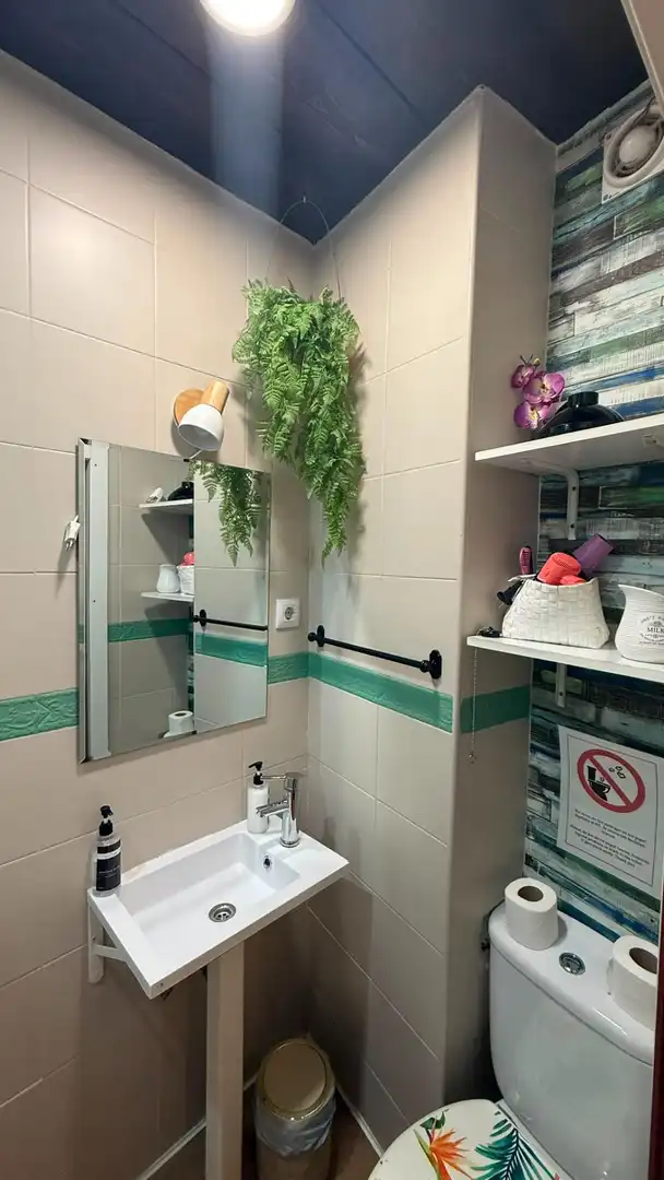 Baño de Apartamento en venta en Sevilla con Aire acondicionado, Calefacción y Trastero