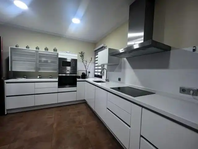 Kitchen of Houses for rent in Algeciras  with Air Conditioner, Heating and Alarm