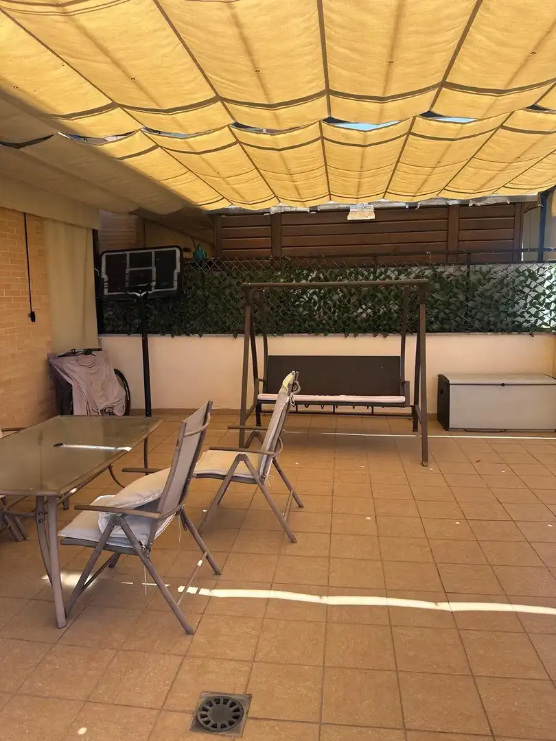 Terrassa de Apartament de lloguer en Granada amb Aire condicionat, Calefacció i Moblat