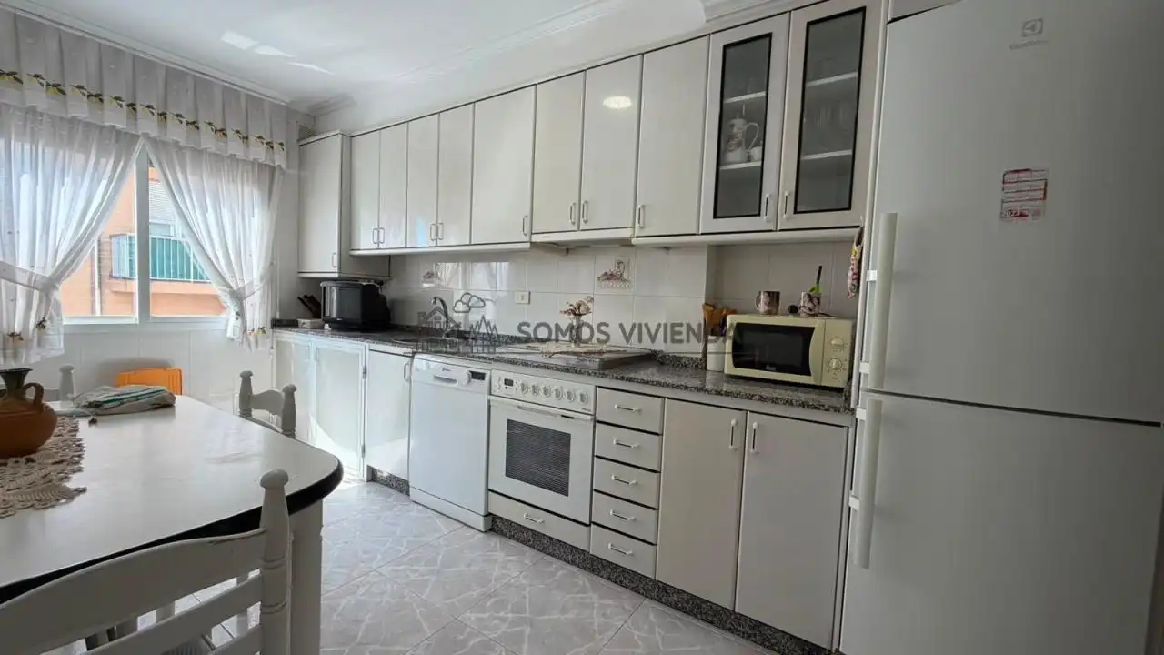 Kitchen of Flat for sale in Ourense Capital   with Heating, Furnished and Balcony