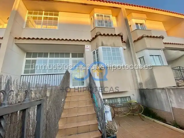 Vista exterior de Casa adosada en venda en Añover de Tajo amb Aire condicionat, Calefacció i Jardí privat