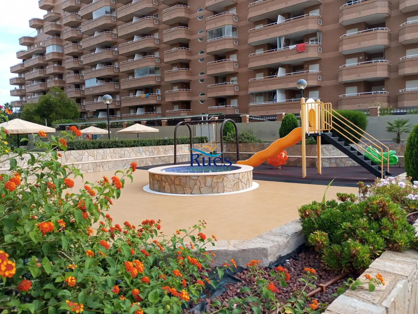 Terrasse von Erdgeschoss zum Verkauf in Oropesa del Mar / Orpesa mit Heizung, Terrasse und Abstellraum