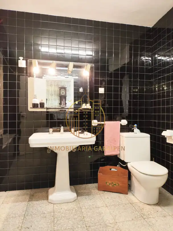 Badezimmer von Haus oder Chalet zum Verkauf in Aibar / Oibar mit Terrasse und Balkon