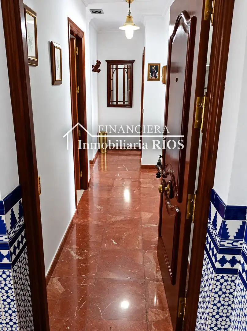 Casa o xalet en venda en Alcalá de Guadaira amb Aire condicionat, Traster i Balcó