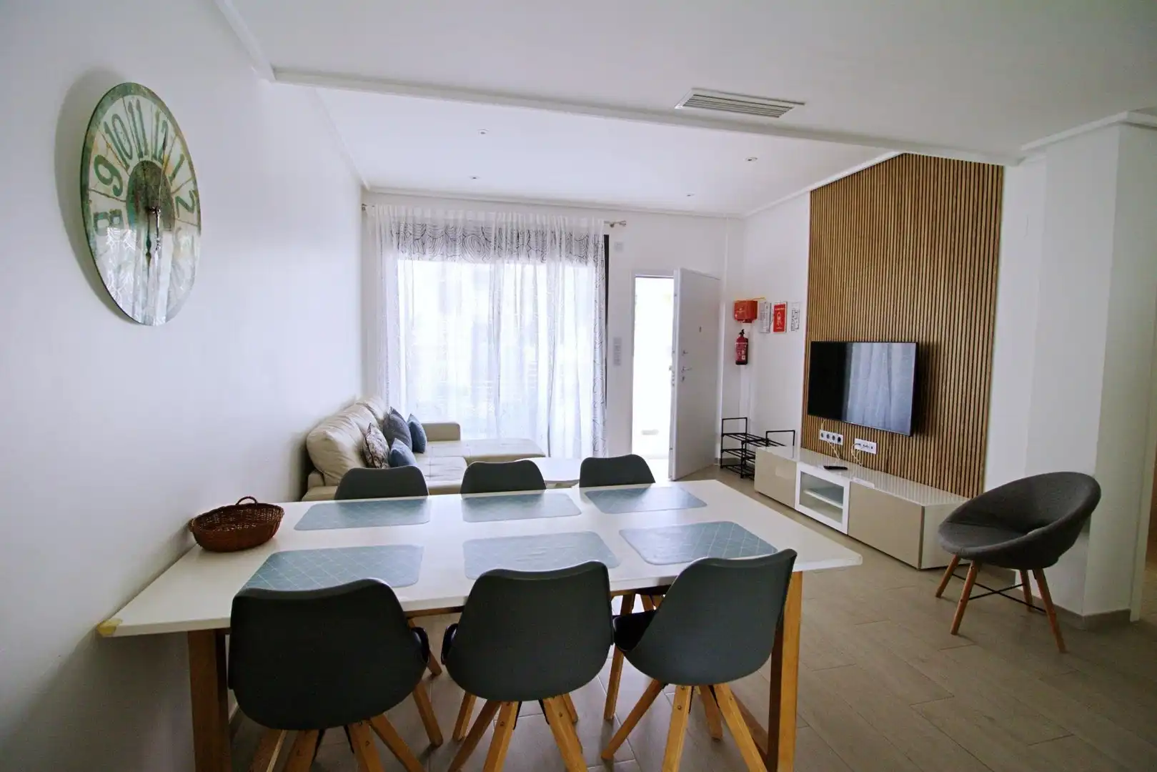 Sala d'estar de Apartament en venda en Pilar de la Horadada amb Aire condicionat, Jardí privat i Piscina