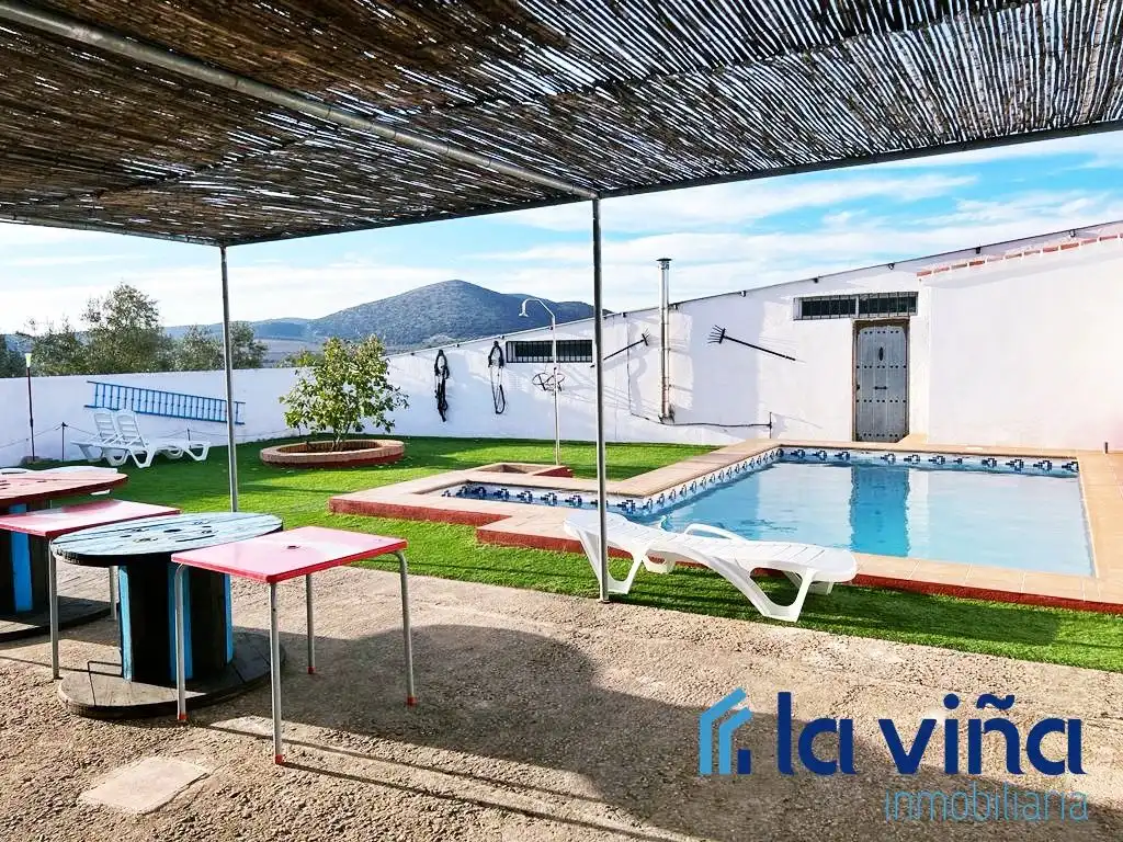 Piscina de Casa o chalet en venta en Málaga con Jardín privado, Terraza y Trastero