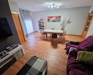 Living room of Flat for sale in Sant Boi de Llobregat  with Air Conditioner, Parquet flooring and Oven