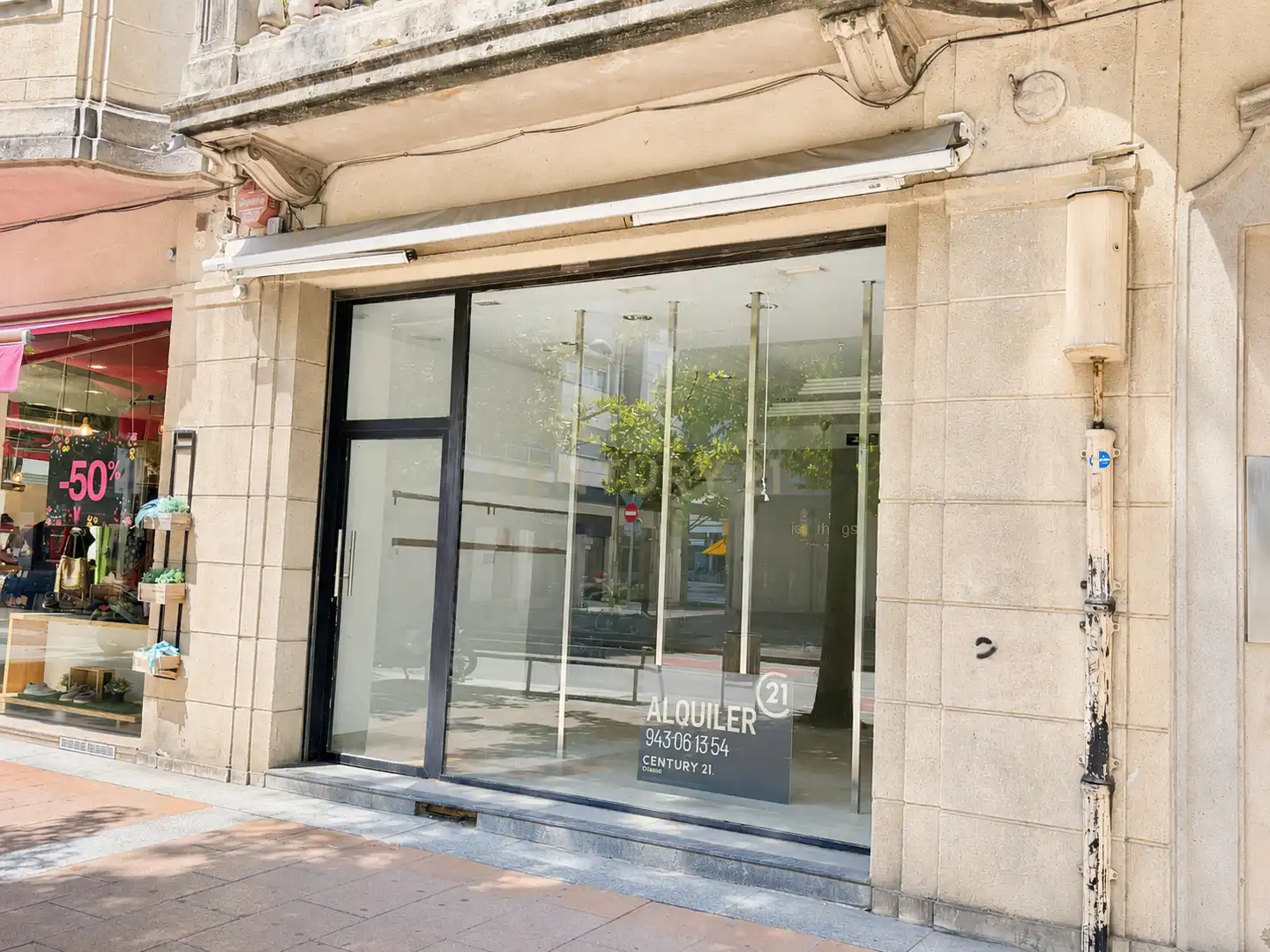 Commercial properties for rent in Irun   with Air Conditioner and Alarm