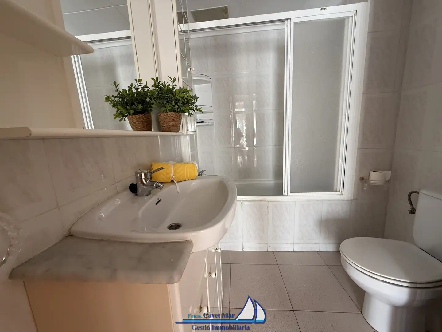 Baño de Piso en venta en Vinyols i els Arcs con Terraza, Amueblado y Horno