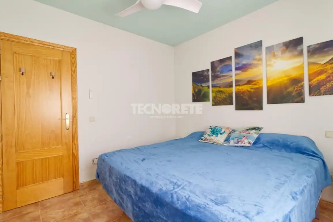 Schlafzimmer von Einfamilien-Reihenhaus zum Verkauf in Toledo mit Klimaanlage, Heizung und Privatgarten