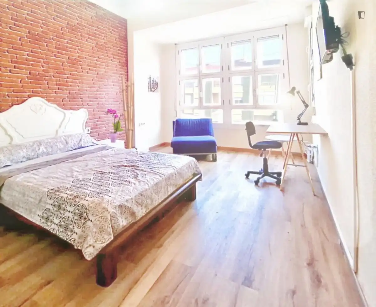Room in Alipark