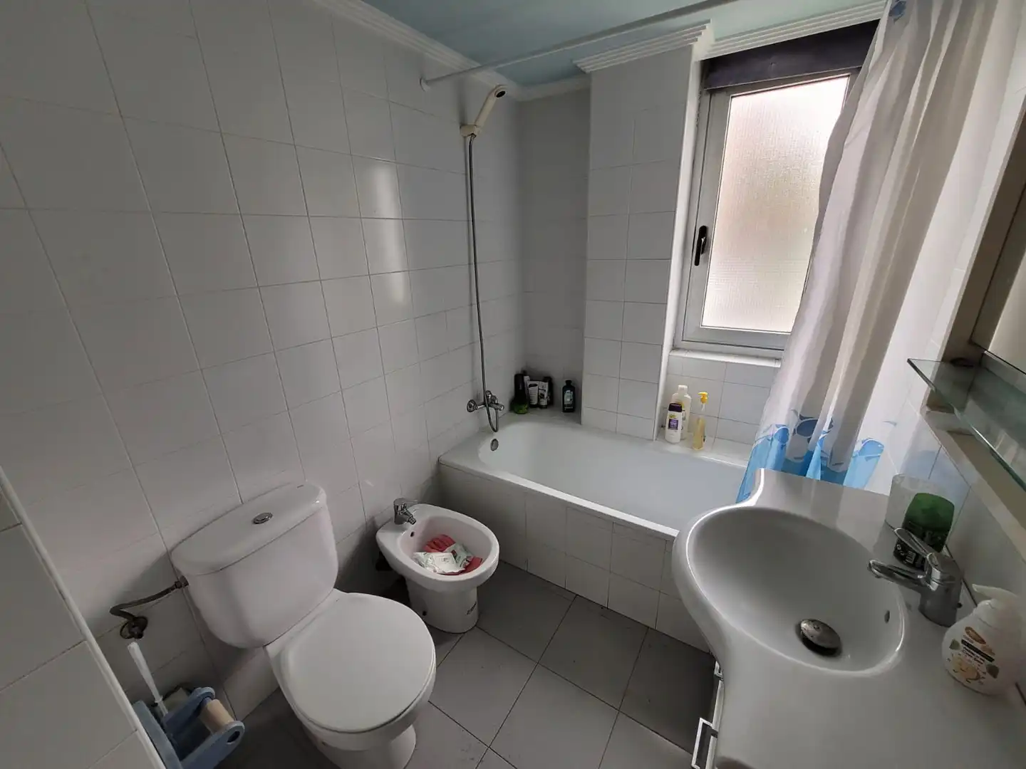 Bathroom of Flat for sale in Bilbao   with Heating, Parquet flooring and Storage room