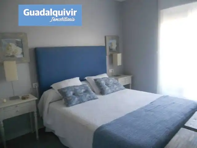 Habitación de Piso de alquiler en Rota con Aire acondicionado, Jardín privado y Terraza