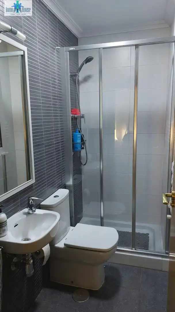 Bathroom of Flat for sale in Albacete  with Air Conditioner, Heating and Furnished