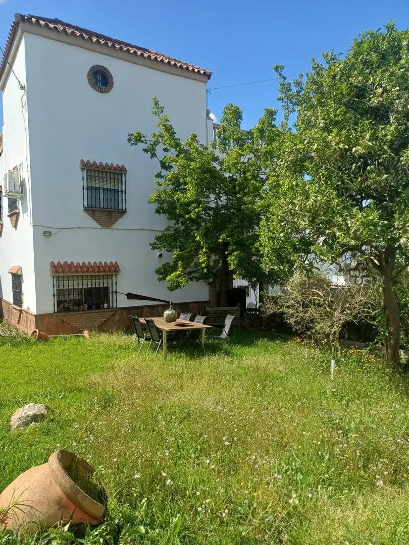 Garden of Houses for sale in Algeciras  with Community pool
