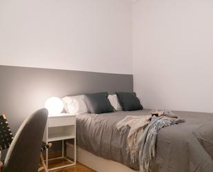 Bedroom of Flat to share in  Barcelona Capital  with Heating, Furnished and Oven