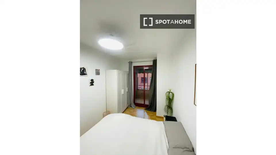 Bedroom of Flat for rent in Madrid  with Air Conditioner, Heating and Furnished