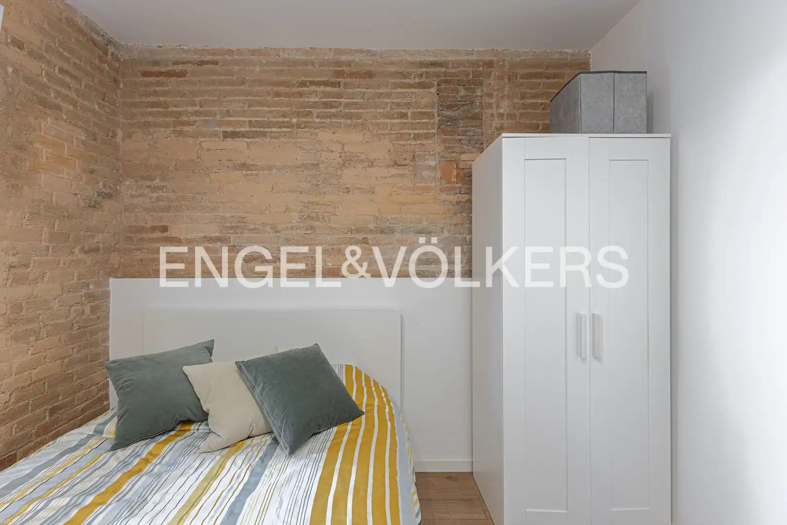 Habitación de Piso en venta en Barcelona con Calefacción, Parquet y Balcón