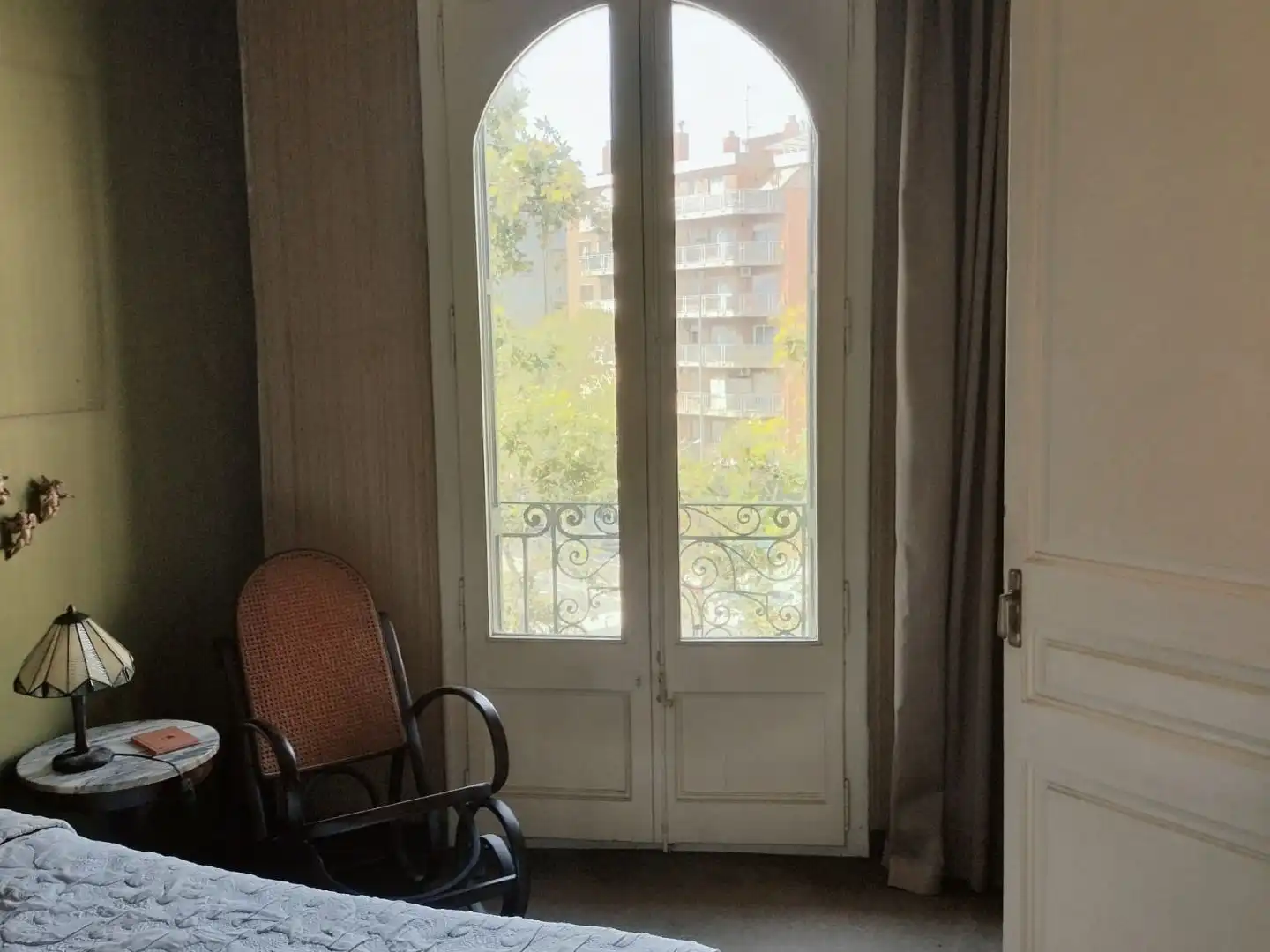 Schlafzimmer von Wohnung zum Verkauf in  Barcelona Capital mit Klimaanlage und Balkon