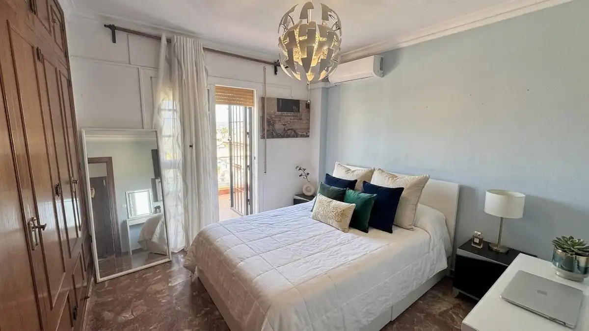 Dormitori de Casa o xalet en venda en Alhaurín de la Torre amb Aire condicionat, Calefacció i Piscina