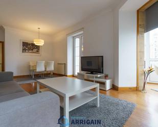 Sala d'estar de Apartament de lloguer en Donostia - San Sebastián  amb Balcó