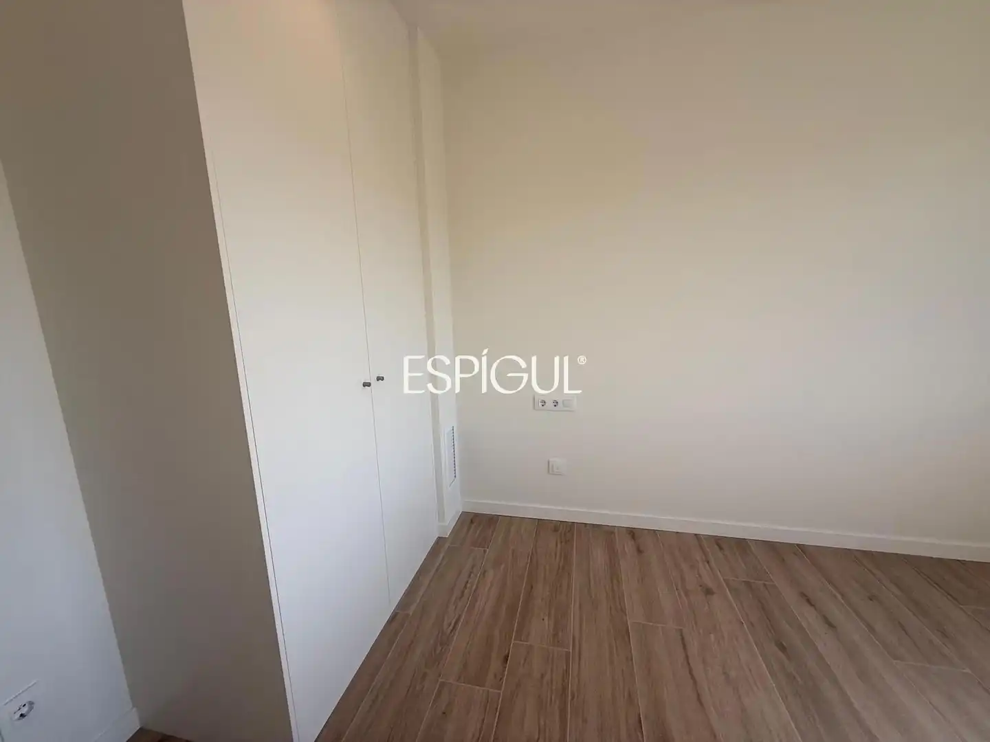 Schlafzimmer von Wohnung zur Miete in Girona mit Heizung, Terrasse und Abstellraum