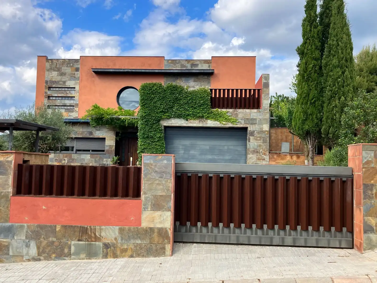 Exterior view of Houses for sale in Rellinars