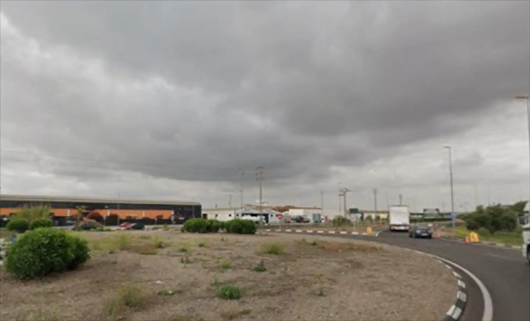 Industrial building to rent in Albal