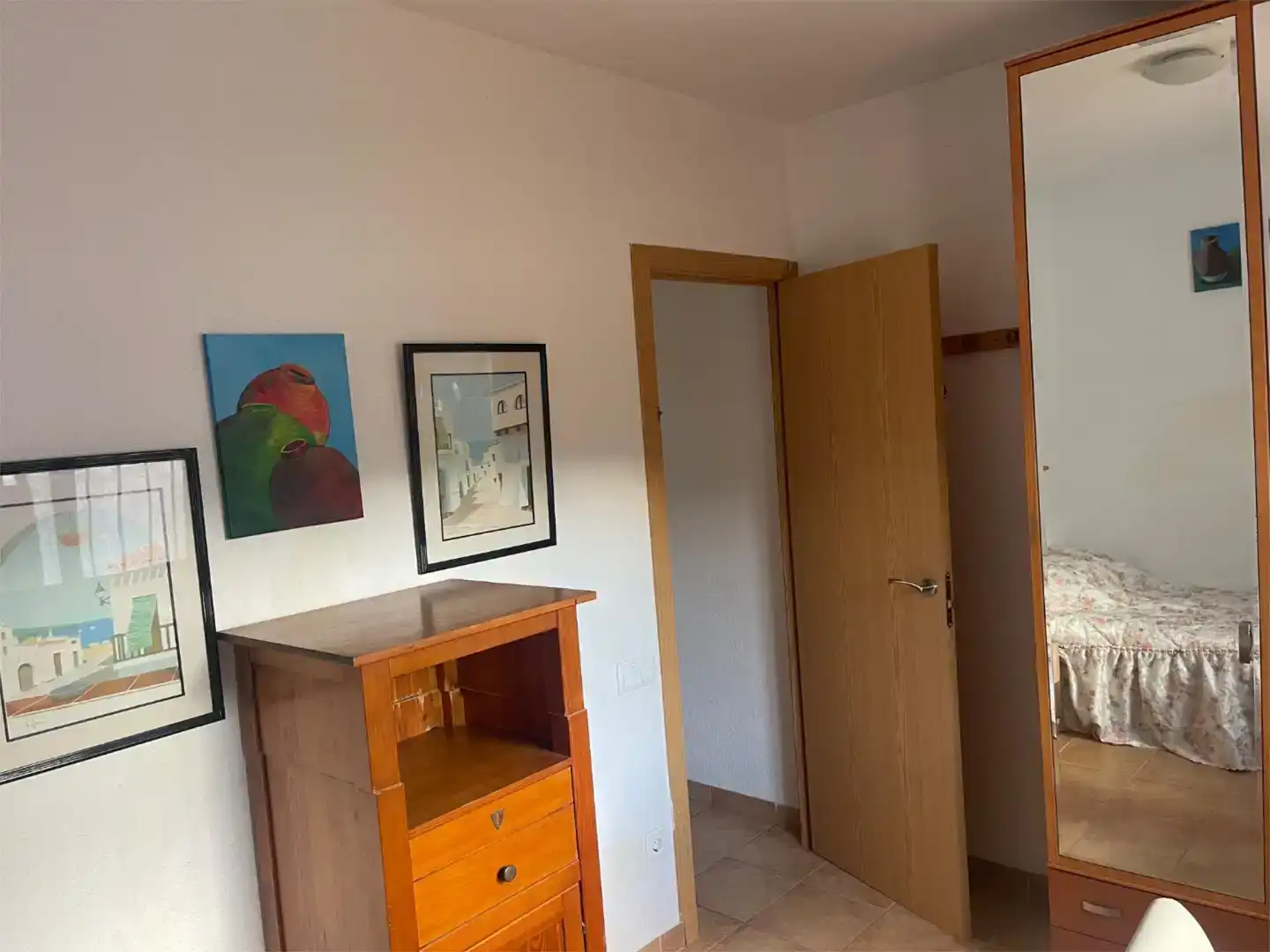 Habitación de Casa o chalet para compartir en Canyelles con Jardín privado y Amueblado